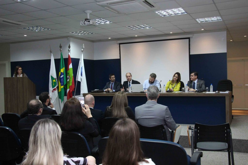 Simpósio sobre Pacote Anticrime reúne advogados e acadêmicos na OAB Brusque