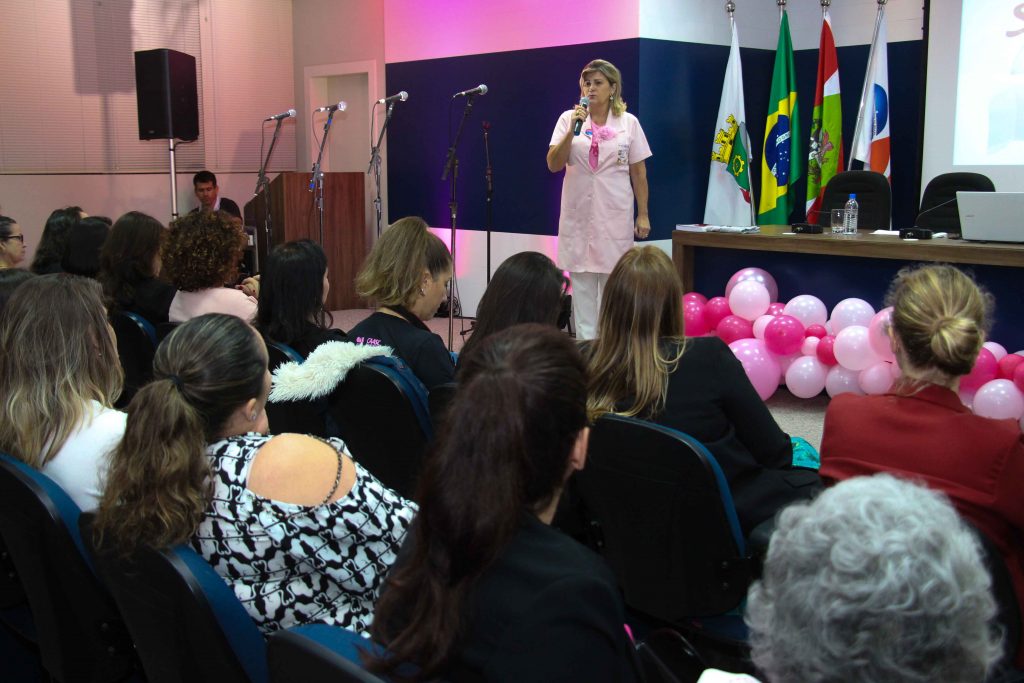 Outubro Rosa da OAB Brusque reúne grande público