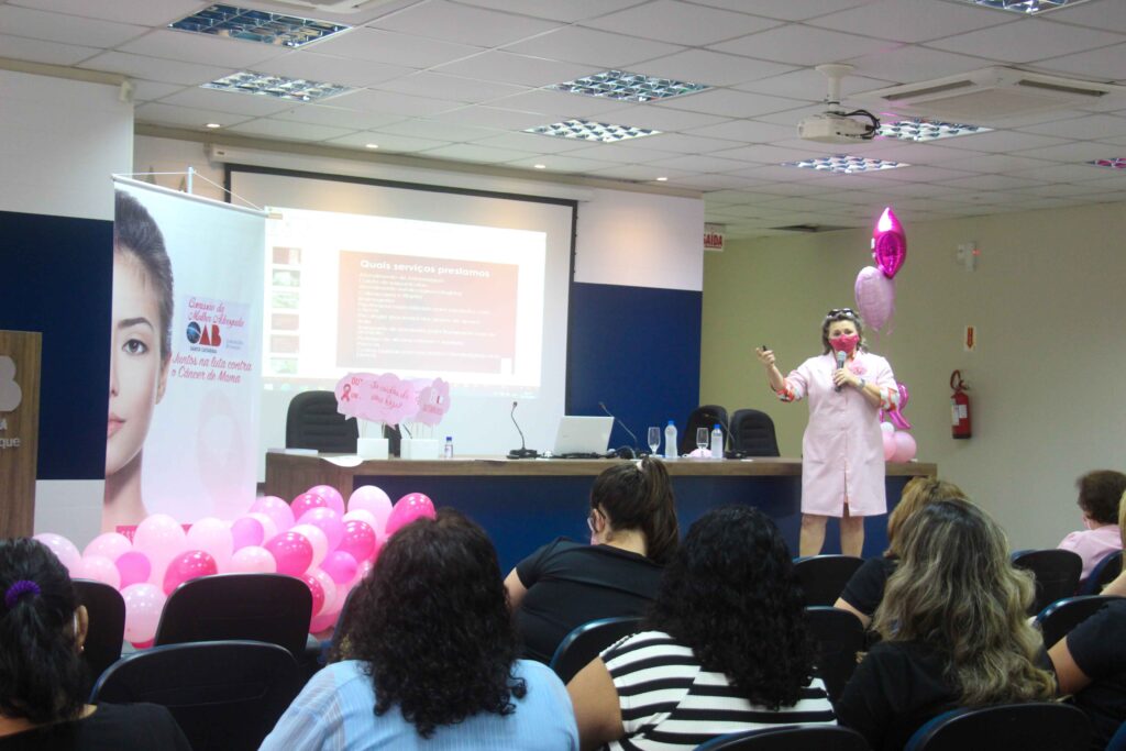 Outubro Rosa da OAB de Brusque leva saúde e informação às mulheres