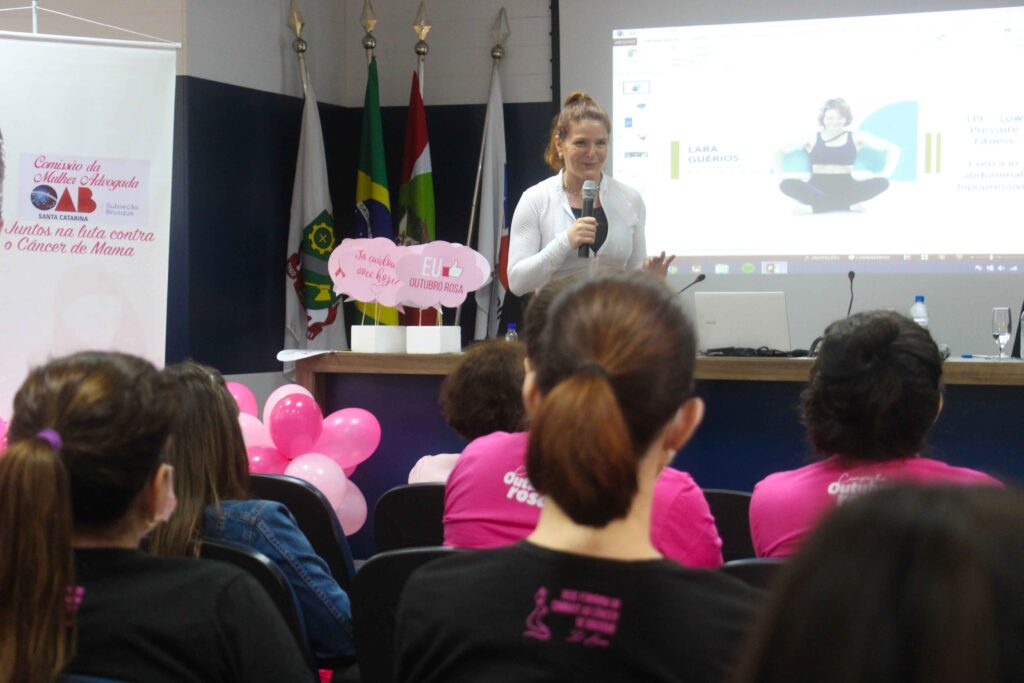 Outubro Rosa da OAB de Brusque leva saúde e informação às mulheres