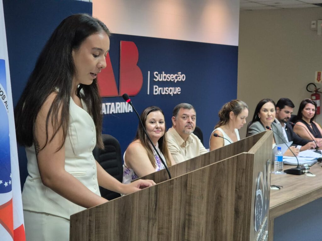 OAB Brusque realiza primeira Assembleia Geral Ordinária de 2025 e entrega credenciais a novos advogados