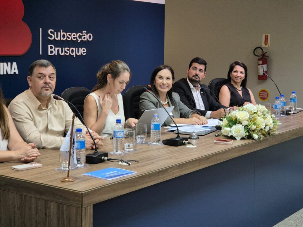 OAB Brusque realiza primeira Assembleia Geral Ordinária de 2025 e entrega credenciais a novos advogados