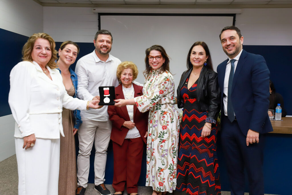 OAB Brusque: noite de emoção marca concessão de Medalha Marcus Antônio Luiz da Silva