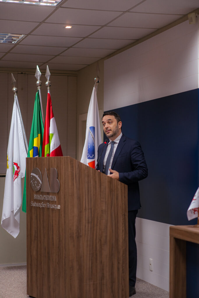 OAB Brusque: noite de emoção marca concessão de Medalha Marcus Antônio Luiz da Silva