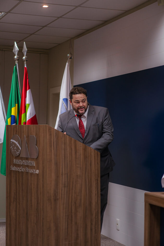 OAB Brusque: noite de emoção marca concessão de Medalha Marcus Antônio Luiz da Silva